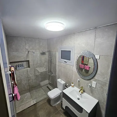 Lemon Tree House Villa *